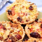 Quiche met gewelde gedroogde dadels zonder pit